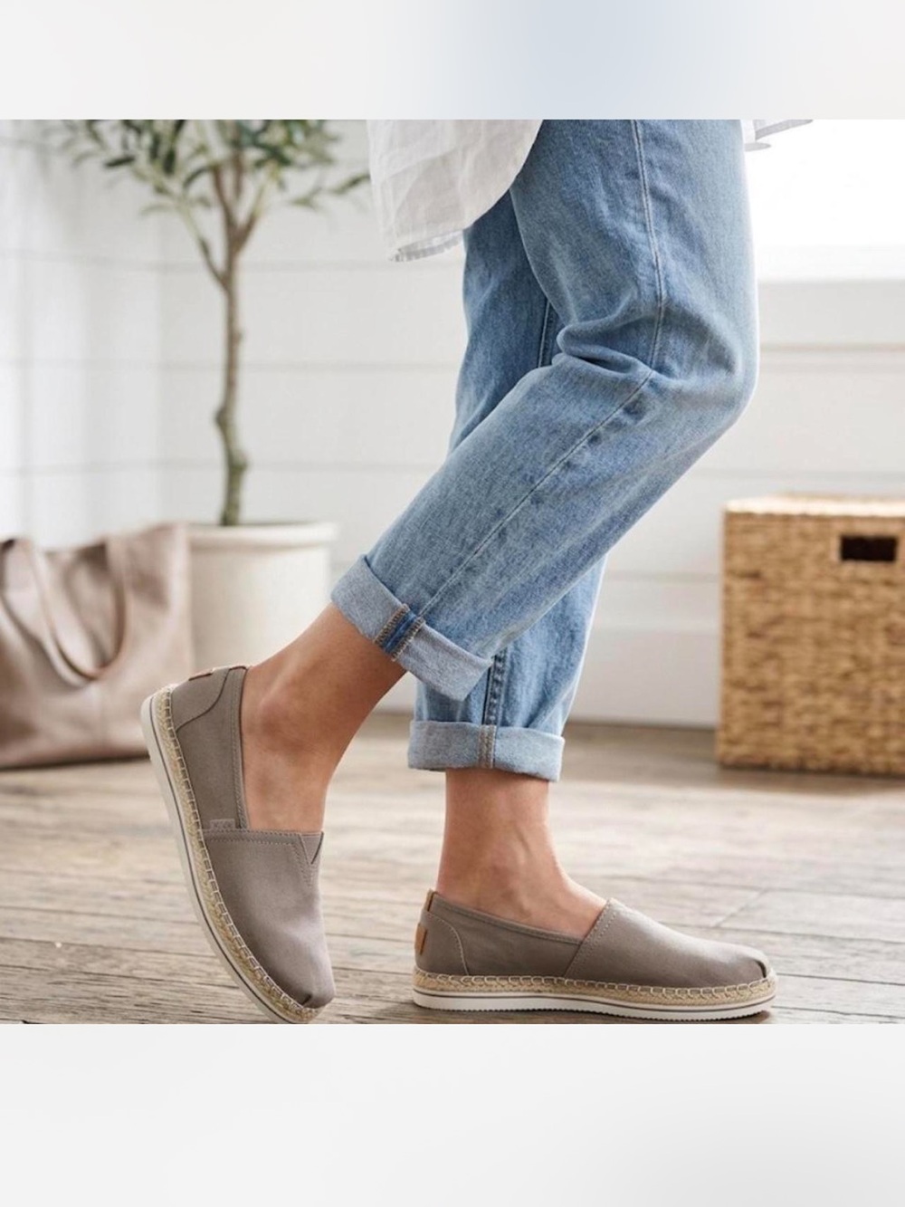 Skechers Bobs Breeze Women's Slip-On Espadrille in‎ Taupe